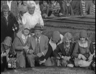 1928-March11_LargestPieBaked3_small.jpg